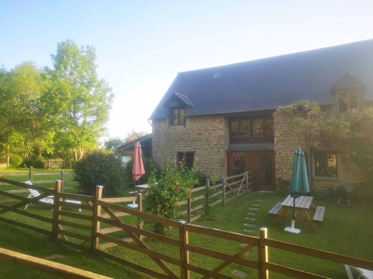 Gites Ferme De La Baie Roz-sur-Couesnon Exterior photo